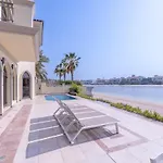 Elegant 5-Bedroom Villa On The Beach With Private Pool At Palm Jumeirah