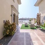 Elegant 5-Bedroom Villa On The Beach With Private Pool At Palm Jumeirah