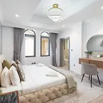 Elegant 5-Bedroom Villa On The Beach With Private Pool At Palm Jumeirah