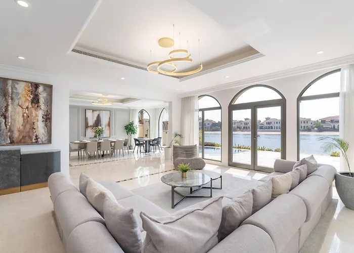 Elegant 5-Bedroom Villa On The Beach With Private Pool At Palm Jumeirah