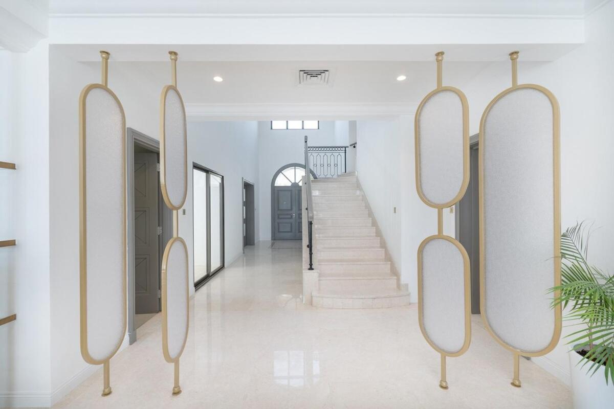 Elegant 5-bedroom On The With Private Pool At Palm Jumeirah Dubai