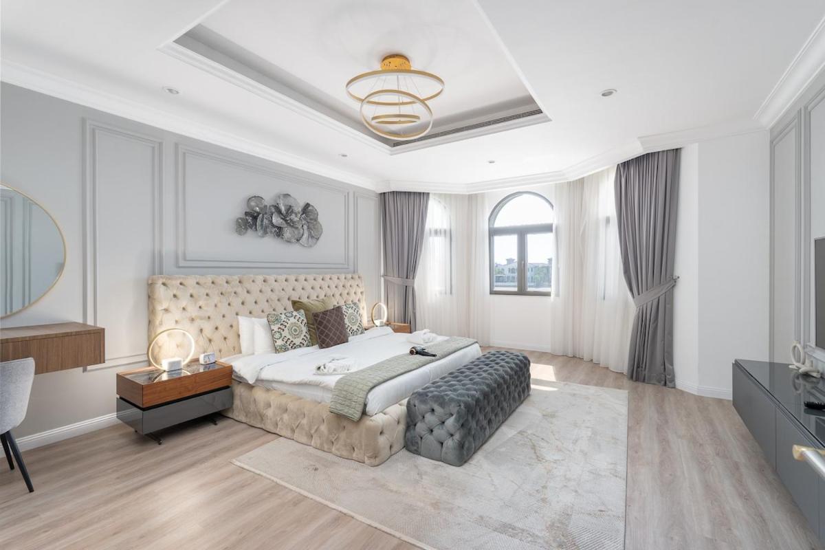 Elegant 5-bedroom On The With Private Pool At Palm Jumeirah *