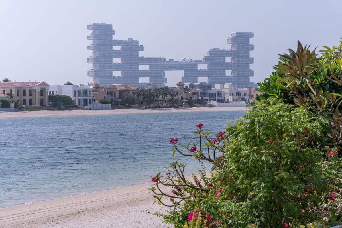 Villa Elegant 5-bedroom On The With Private Pool At Palm Jumeirah Dubai