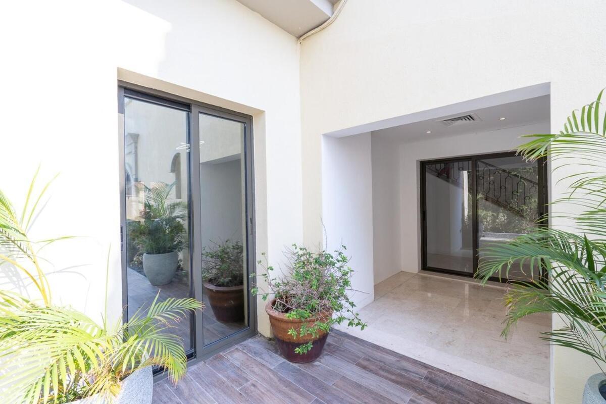 Villa Elegant 5-bedroom On The With Private Pool At Palm Jumeirah *