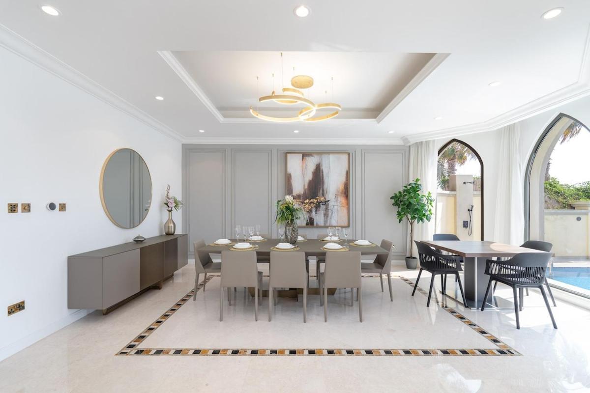 Elegant 5-bedroom On The With Private Pool At Palm Jumeirah Villa Dubai