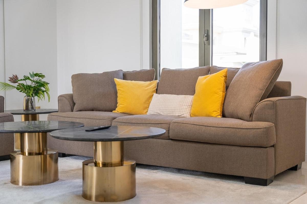 Elegant 5-bedroom On The With Private Pool At Palm Jumeirah Villa *