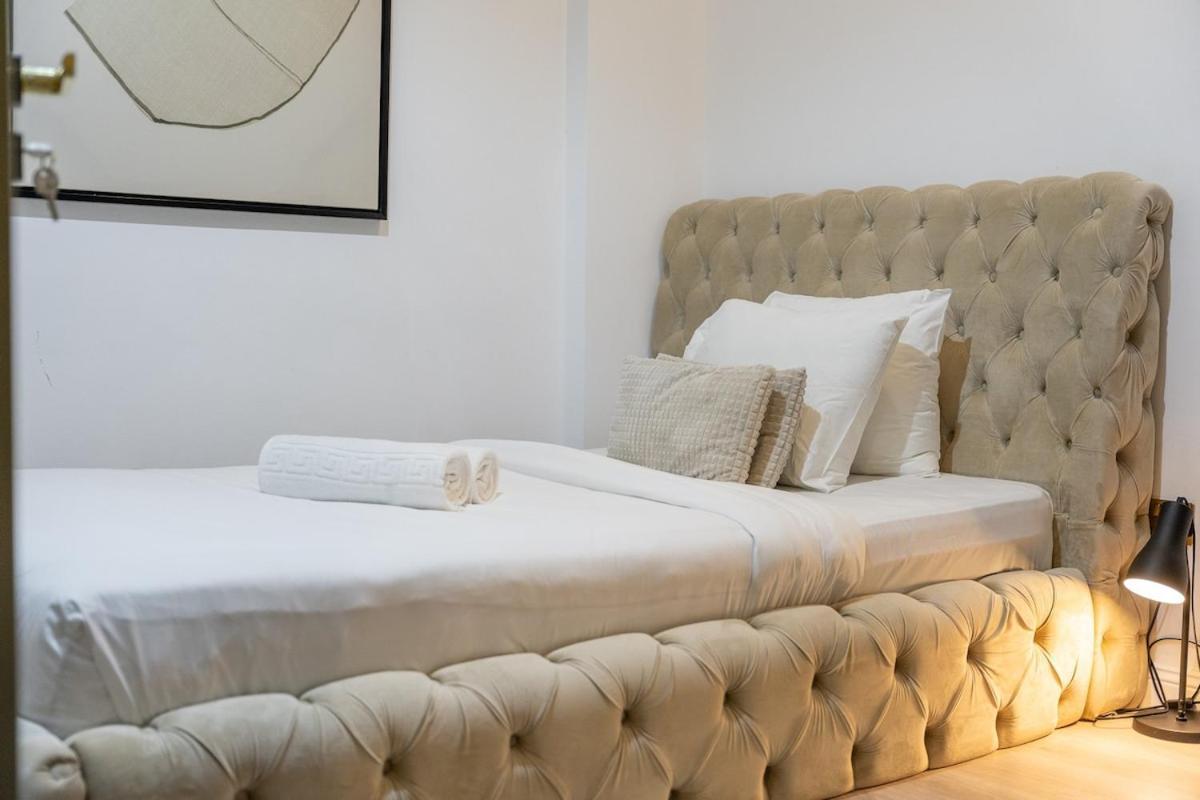 Elegant 5-bedroom On The With Private Pool At Palm Jumeirah *