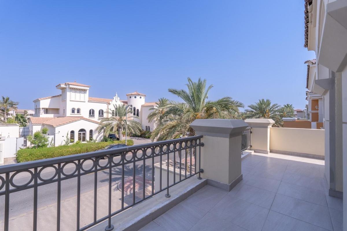 Elegant 5-bedroom On The With Private Pool At Palm Jumeirah Dubai