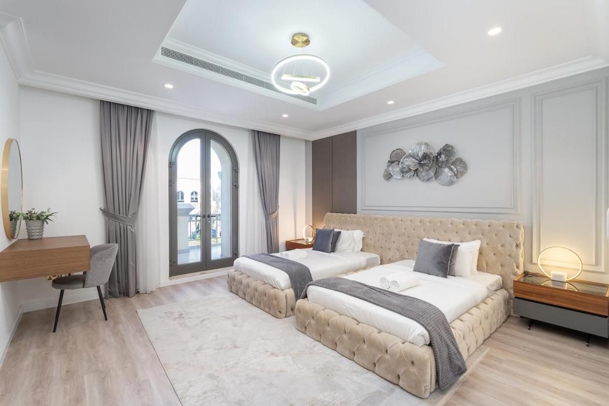 Elegant 5-bedroom On The With Private Pool At Palm Jumeirah *